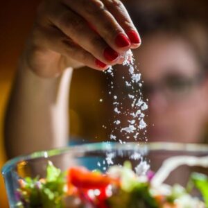 Ограничение потребления соли — основной фактор здорового питания