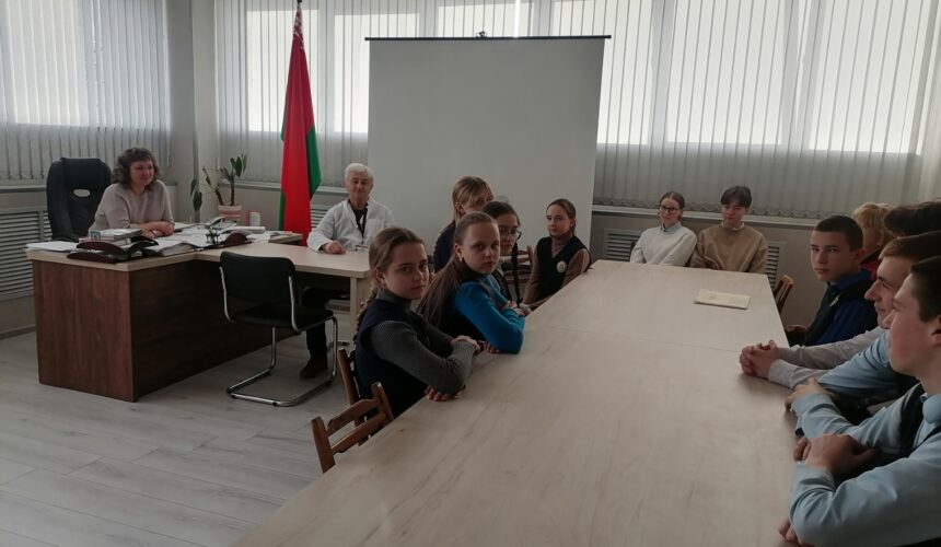 ПРОФОРИЕНТАЦИЯ С УЧАЩИМИСЯ УЧРЕЖДЕНИЙ ОБРАЗОВАНИЯ ПРОФОРИЕНТАЦИЯ С УЧАЩИМИСЯ УЧРЕЖДЕНИЙ ОБРАЗОВАНИЯ