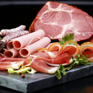 Нитрит натрия в мясных продуктах.