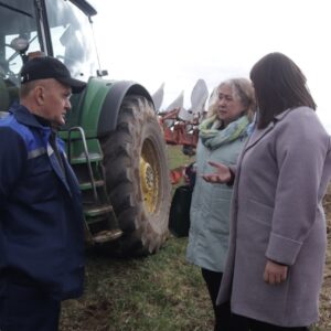 Контроль  за условиями труда  работников  сельскохозяйственных организаций  продолжается.