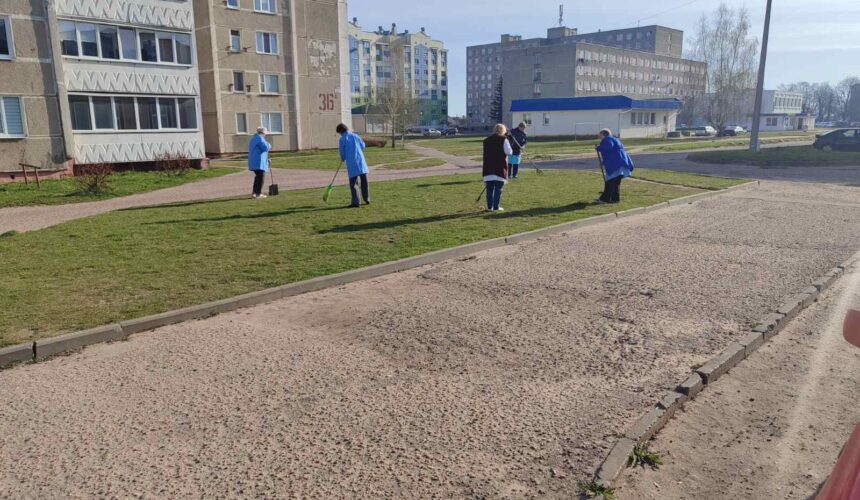 Специалисты Сморгонского зонального ЦГЭ поддержали республиканскую инициативу по благоустройству «На родной земле — Живи Как Хозяин».