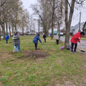 Специалисты Сморгонского зонального ЦГЭ участвуют в республиканском субботнике.