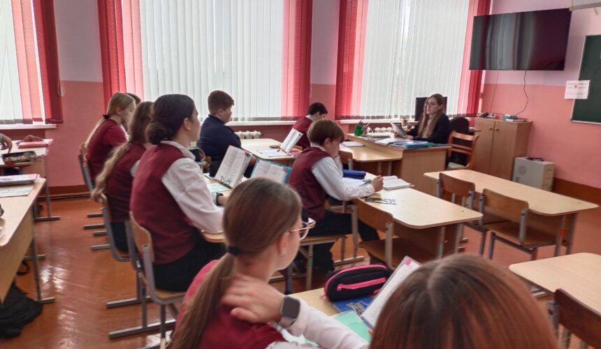 Информационная беседа «ФЗОЖ. Профилактика курения, алкоголизма и наркомании» с учащимися 8х классов. Информационная беседа «ФЗОЖ. Профилактика курения, алкоголизма и наркомании» с учащимися 8х классов.