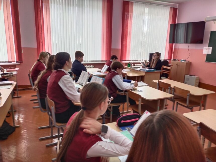 Информационная беседа «ФЗОЖ. Профилактика курения, алкоголизма и наркомании» с учащимися 8х классов.